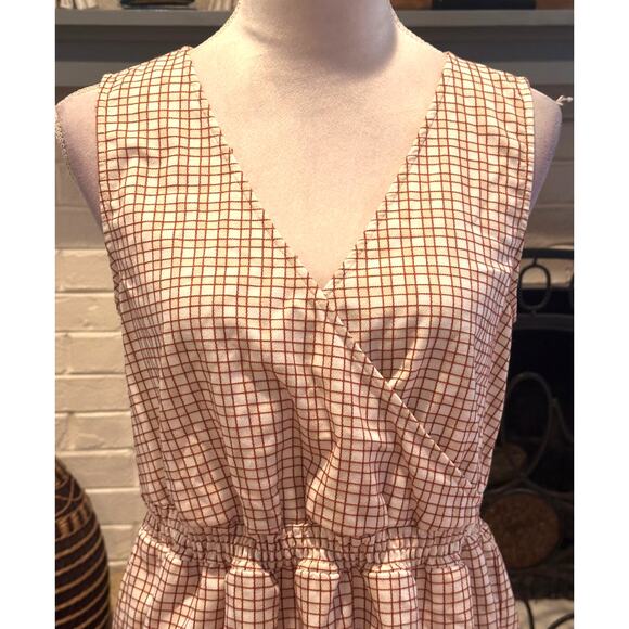 Treasure & Bond Women's Ivory Rust Checkered Peplum Sleeveless Faux Wrap NWOT S - Picture 2 of 8